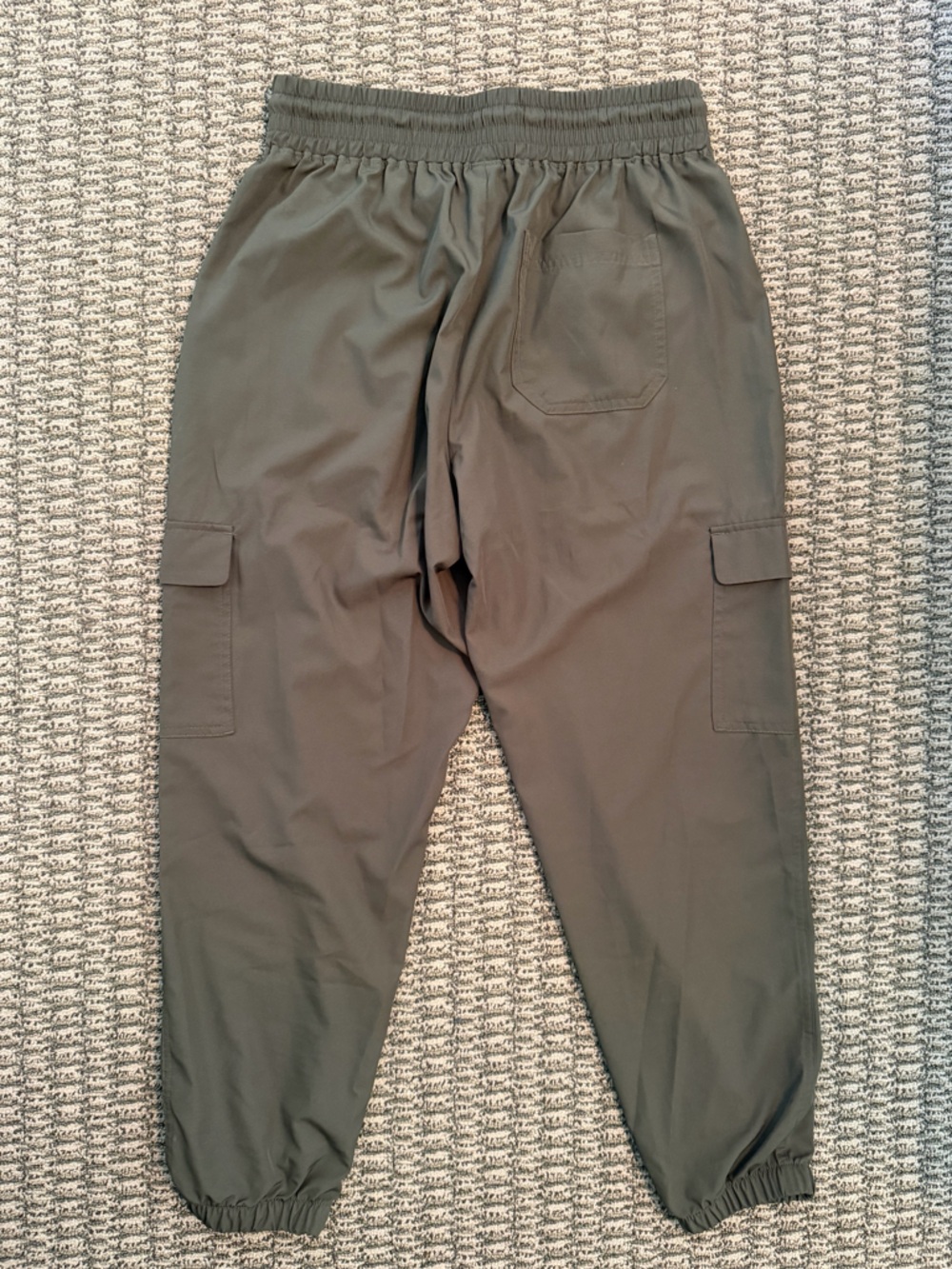 3 pair of lightweight women’s cargo pants - Picture 3 of 4